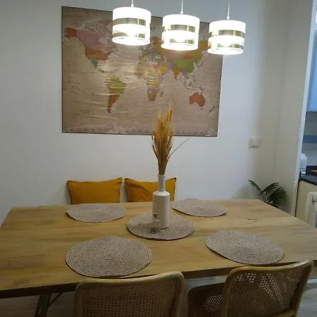Casa Con Encanto Y Terraza Junto A La Playa Hébergement de vacances